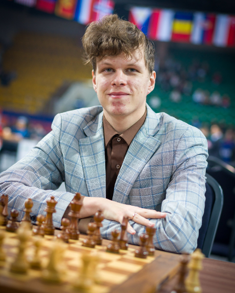 Vladislav Artemiev